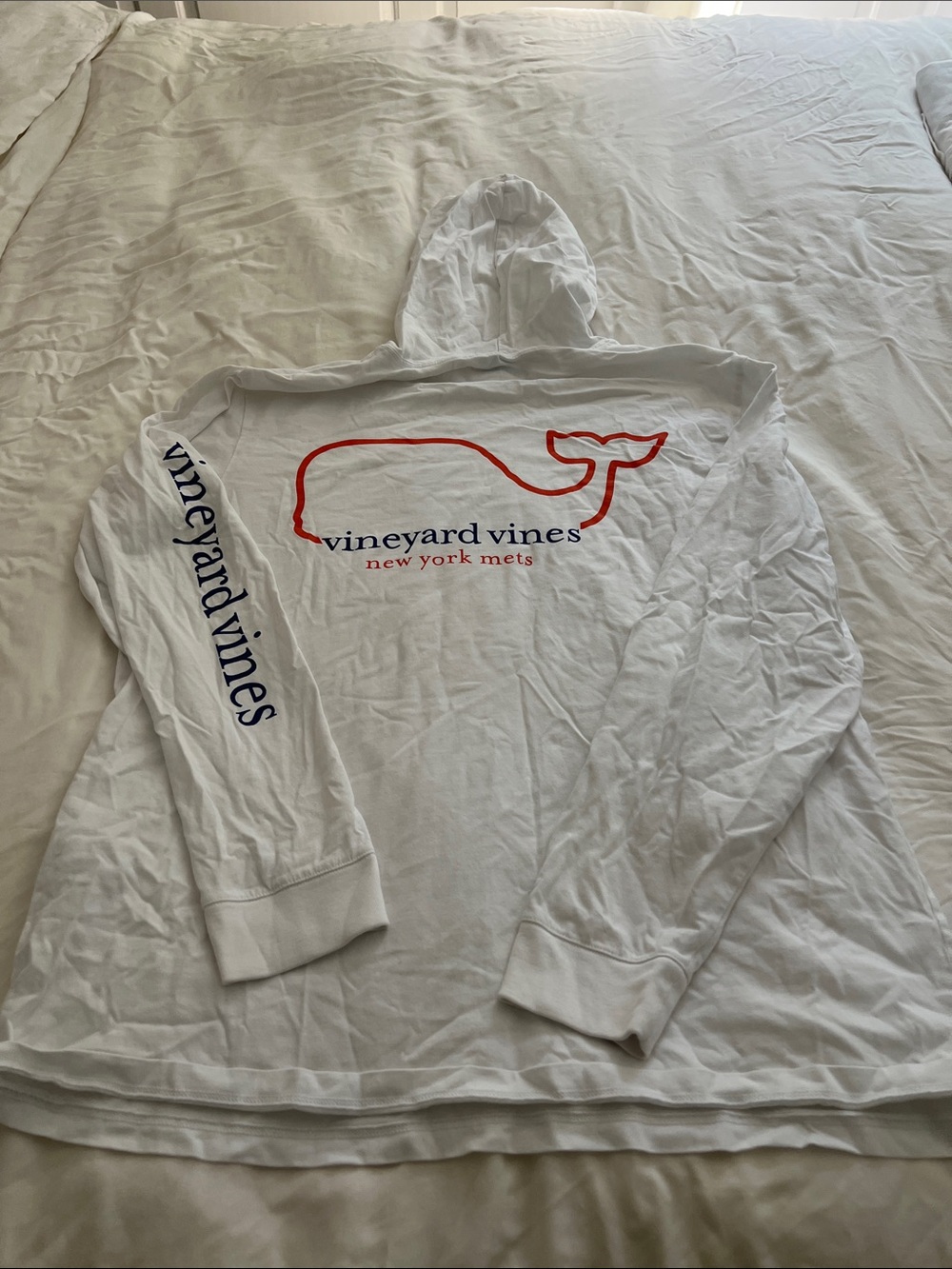 Vineyard Vines White Long-Sleeve Hooded Rash Guard with Red Whale Logo